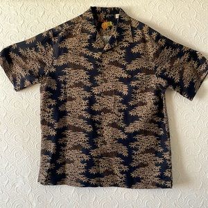 Men’s Hawaiian style shirt